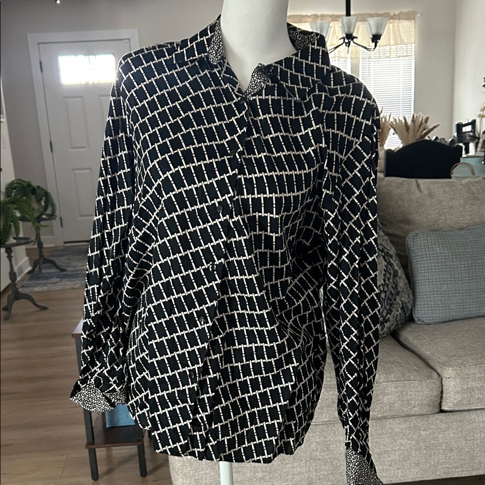 Foxcroft Black and White Geometric Button-Down Shirt